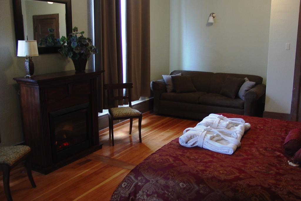 Centralia Square Grand Ballroom And Vintage Hotel 客房 照片